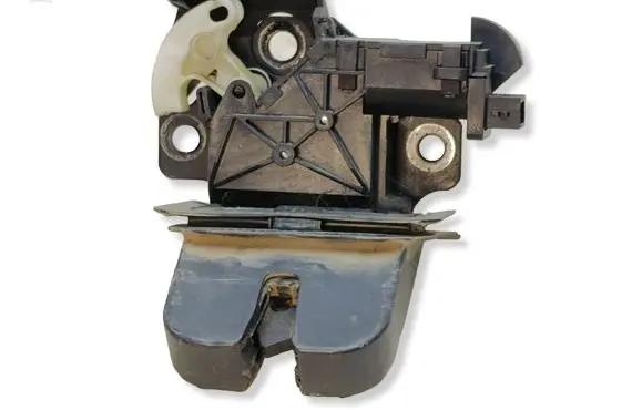 Audi A6 S6 C6 4F Tailgate/trunk/boot lock/catch/latch 8P4827505C