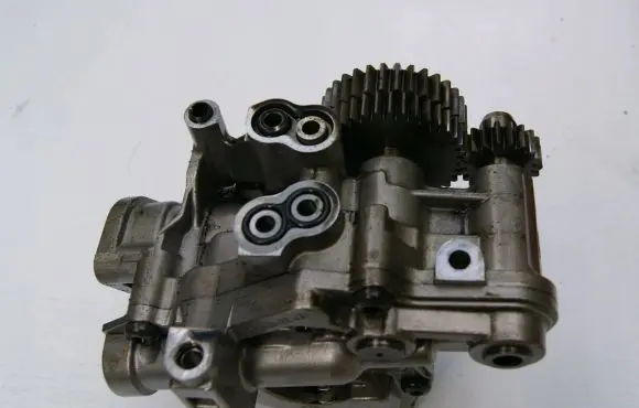 Audi A8 S8 D4 4H Oil pump 057115105S