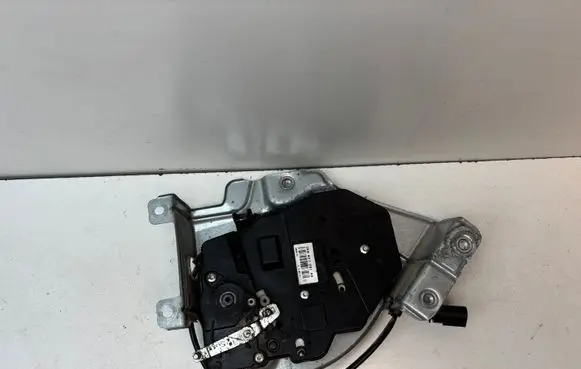Loading door lock