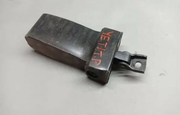 Skoda Yeti (5L) Rear door check strap stopper