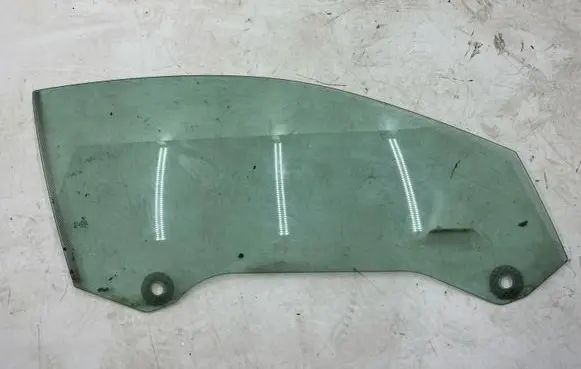 BMW 6 F12 F13 Front door window glass four-door A011404