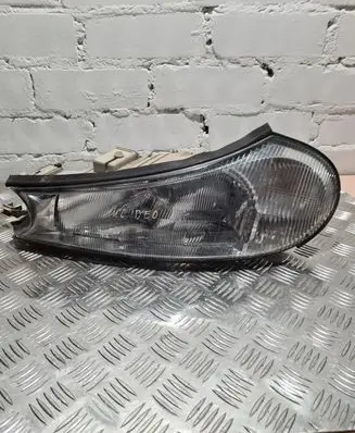 Ford Mondeo MK II Headlight/headlamp