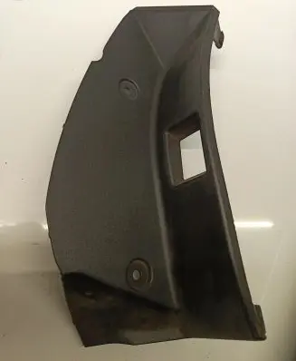 Subaru Outback Rear/tail light trim molding 946093