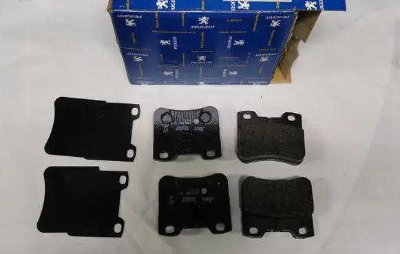 Peugeot 106 Brake pads (rear) 425286