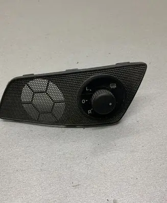 Skoda Octavia Mk2 (1Z) Wing mirror switch 1Z1367435