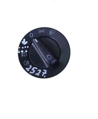 Volkswagen Golf IV Light switch 1C0941531A