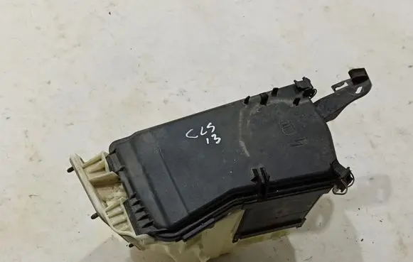 Mercedes-Benz CLS C218 X218 Fuse box set A2125400024