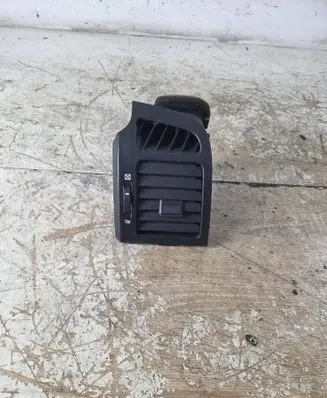 Chevrolet Captiva Dashboard side air vent grill/cover trim