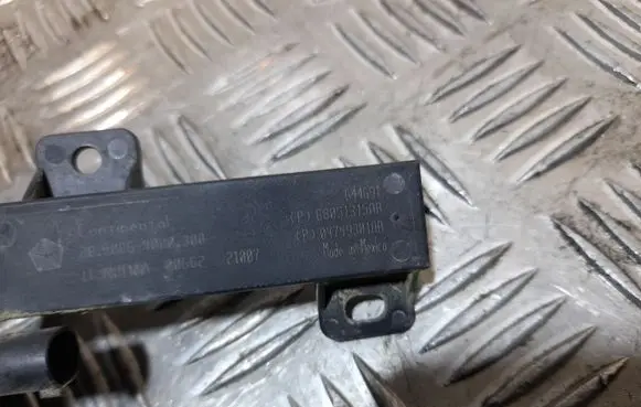 Chrysler Pacifica Aerial antenna amplifier 68051315AB