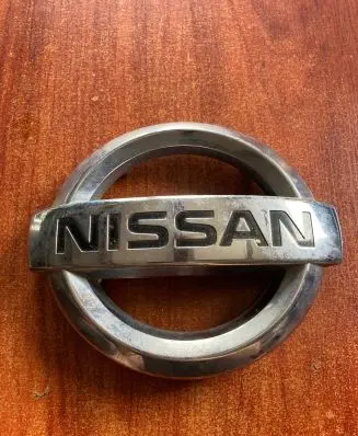 Nissan Navara D40 Manufacturer badge logo/emblem 62890EB300 NSE002101