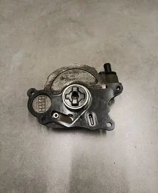 Volkswagen Golf Plus Vacuum pump 03L145207