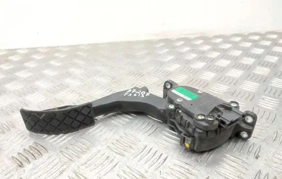 Skoda Fabia Mk2 (5J) Accelerator throttle pedal 6Q1721503M