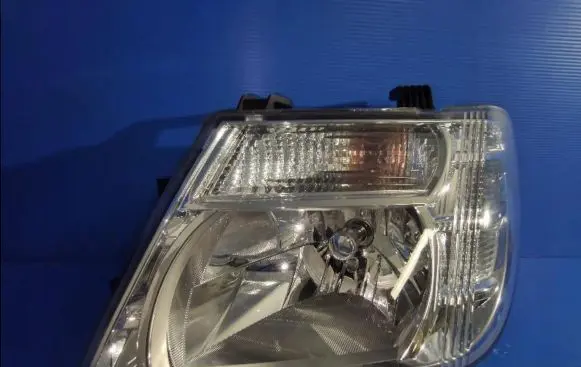 Nissan Navara D40 Headlight/headlamp 260605X10B