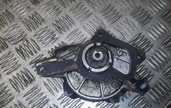 Mercedes-Benz CLS C219 Vacuum pump a6422300165