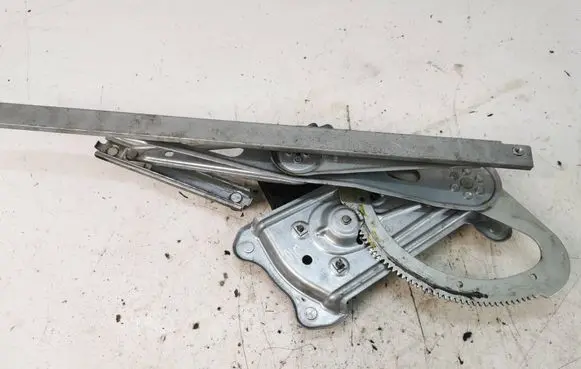 Renault Megane III Front door window regulator with motor 807301396R 916828200 912462200