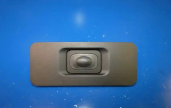 Jaguar XF Tailgate opening switch 