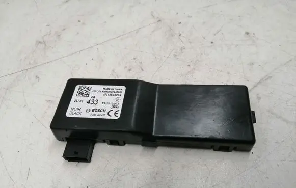 Chevrolet Cruze Door central lock control unit/module P13503204 13503204 F00HJ00487