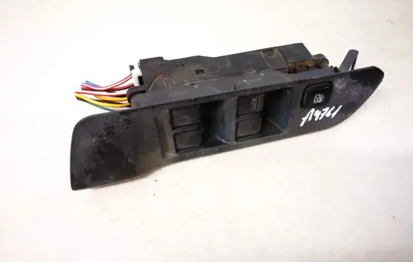 Nissan Primera Electric window control switch