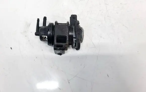 Nissan Qashqai Turbo solenoid valve 8200575400