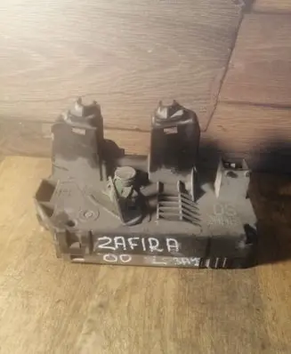 Opel Zafira A Rear door lock 24414134