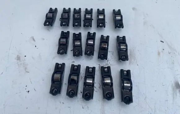 Toyota Avensis T250 Valve rocker arm 