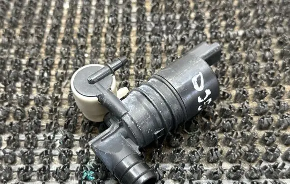 Citroen DS5 Windscreen/windshield washer pump 9643447980