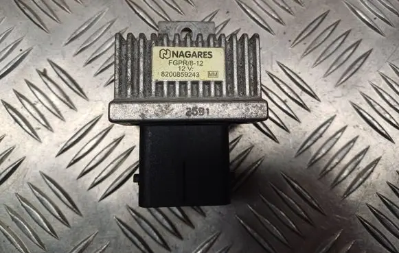 Renault Megane III Glow plug pre-heat relay 8200859243