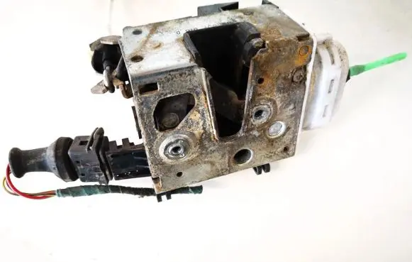 Audi A6 S6 C4 4A Front door lock 4a1837016d