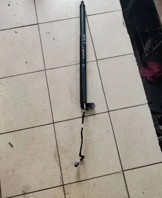 Porsche Cayenne (92A) Tailgate strut 7P5827851L 7P5827602