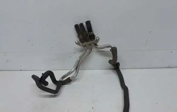 Engine coolant pipe/hose