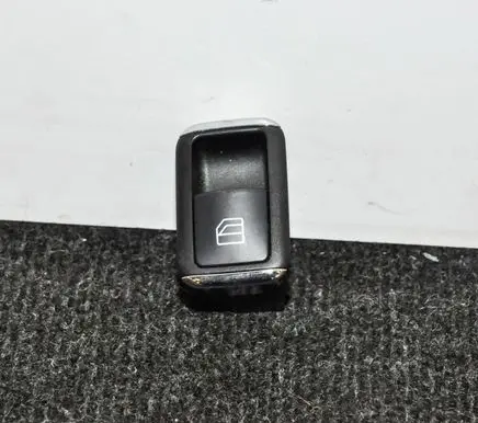 Mercedes-Benz C W204 Electric window control switch A2048700451 03139100