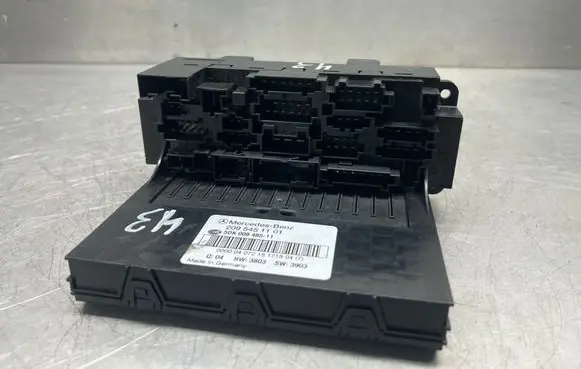 Mercedes-Benz CLK A209 C209 Fuse module 2095451101 5DK00848511