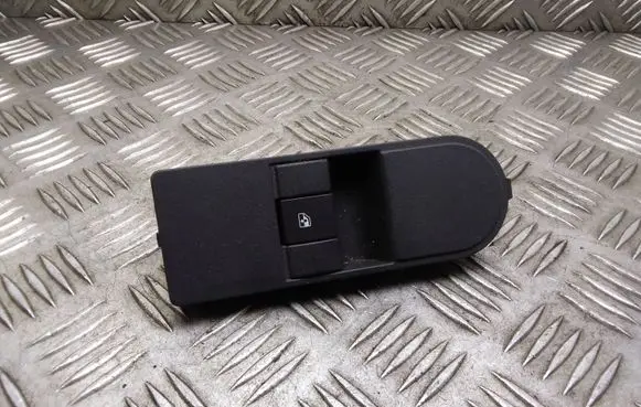 Opel Zafira B Electric window control switch 13228709