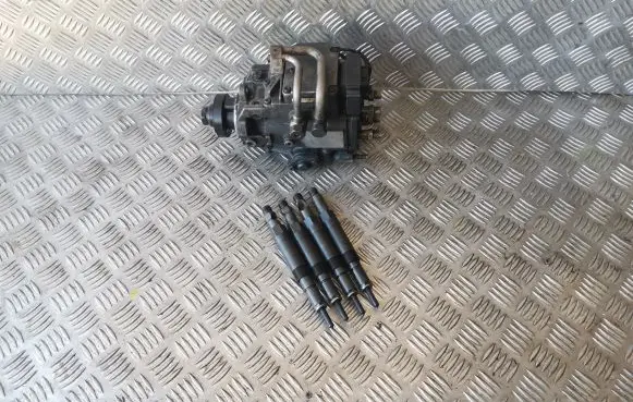 Ford Mondeo Mk III Fuel injection system set 0470504021 1S7Q9A543AB 0281001740