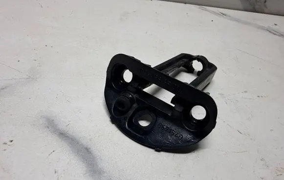 Volvo XC90 Hand brake release handle 8671540
