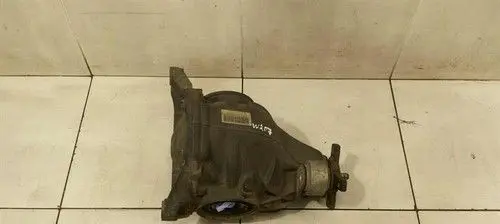 Mercedes-Benz E C207 W207 Rear differential/diff mount bracket A2043501314