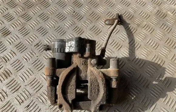 Subaru Outback (BS) Rear brake caliper