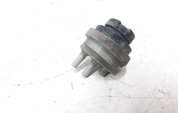 Opel Frontera A Vacuum valve 8941117750