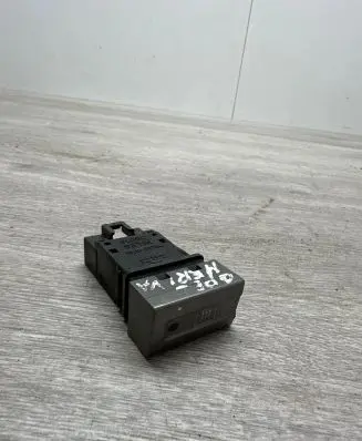 Nissan Almera Tino Windscreen/window heater switch 06016 N155AM NIESJAPAN