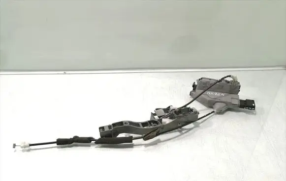 Peugeot 5008 Rear door lock A048069 9684560080