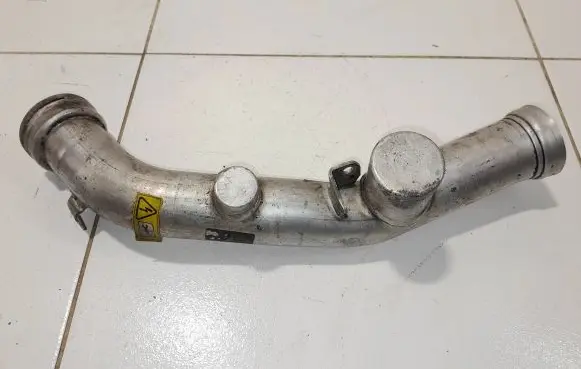 Mercedes-Benz E W212 Intercooler hose/pipe A2045840047