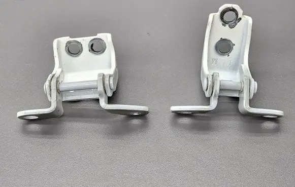 Rear door hinge set
