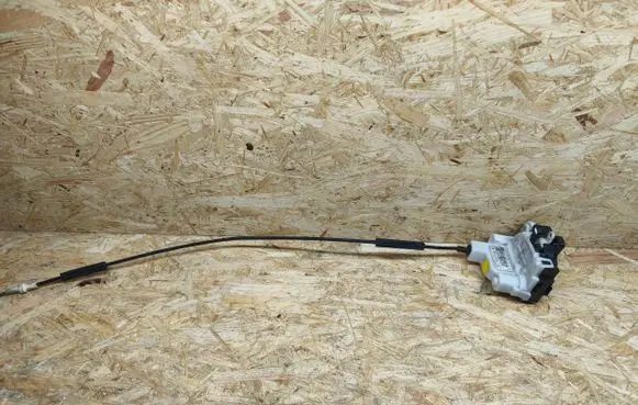 Fiat 500E Front door lock 68227801