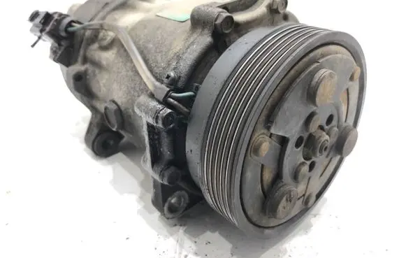 Volkswagen Golf IV Air conditioning (A/C) compressor (pump) 1J0820803F
