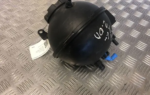 BMW X4 F26 Coolant expansion tank/reservoir 17138616418