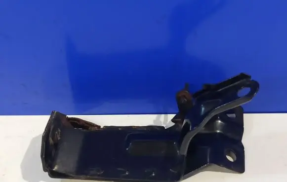 Radiator support slam panel bracket