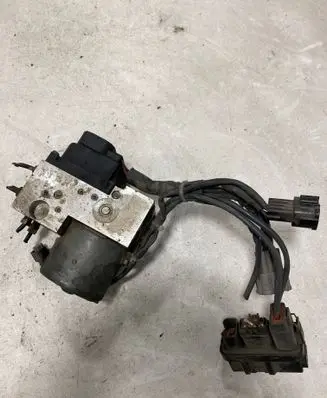 Nissan X-Trail T30 ABS Pump 476008H720