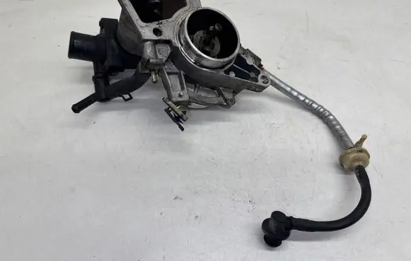 Ford Mondeo Mk III Vacuum pump 2S7Q8594BA