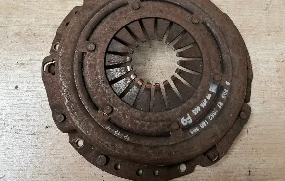 Opel Corsa B Pressure plate 90375665