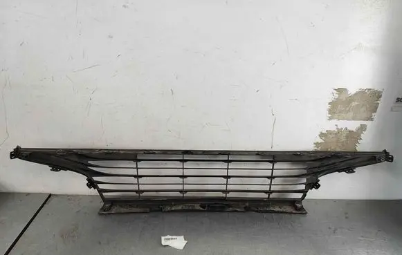 Toyota Yaris XP210 Front bumper upper radiator grill 53112K0010